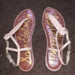 Thong sandals beige/pinkish color.